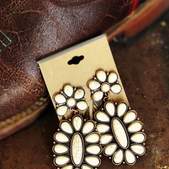 NWT Squash Blossom Western Earrings - Picture 2 of 2